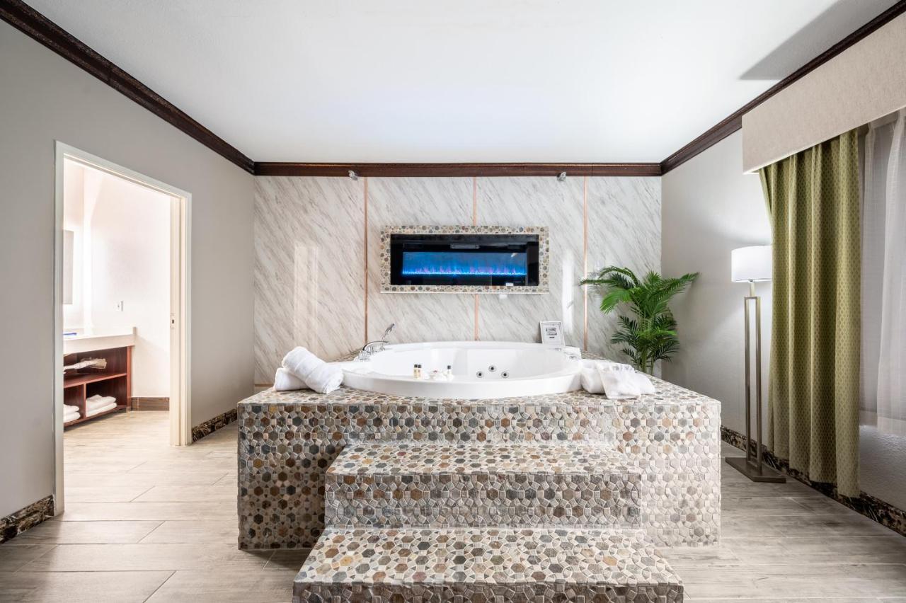 The Leo Collection Detroit, Ascend Hotel Collection Lincoln Park Ngoại thất bức ảnh