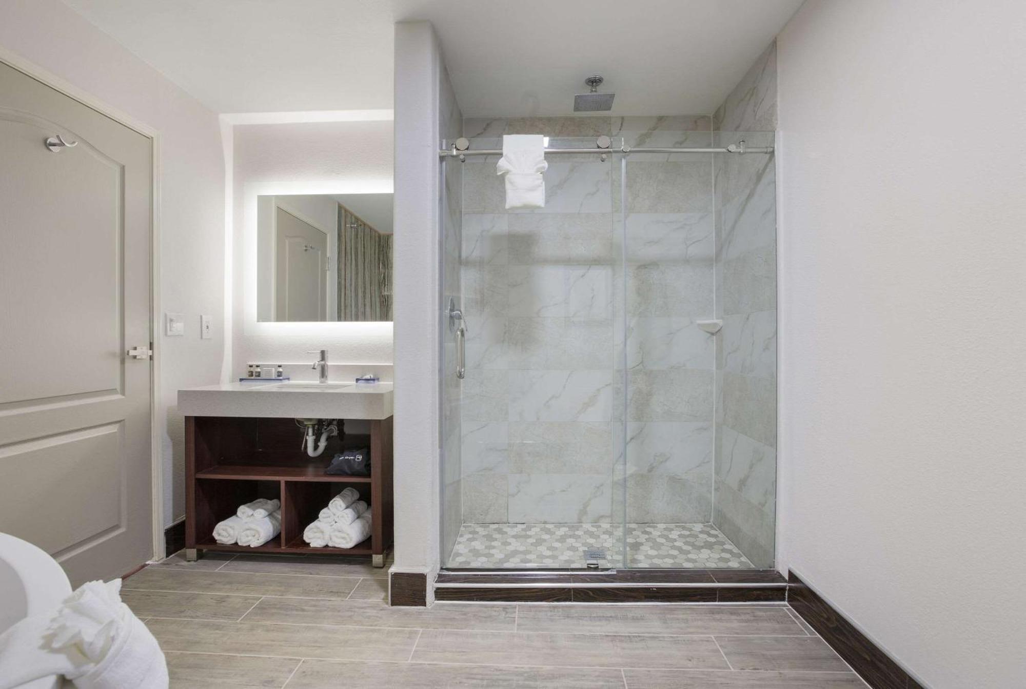 The Leo Collection Detroit, Ascend Hotel Collection Lincoln Park Ngoại thất bức ảnh